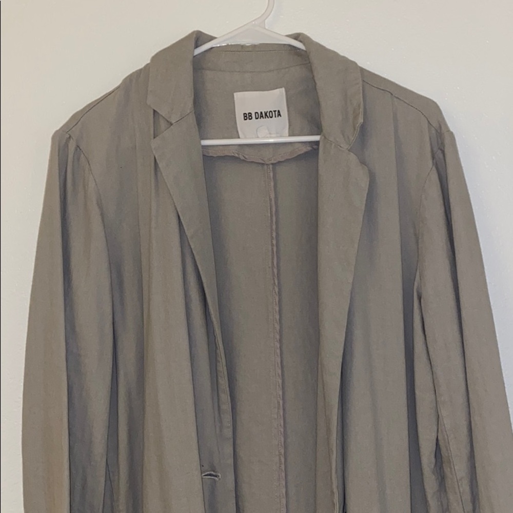 Lightweight Linen Trench Coat w/ Pockets